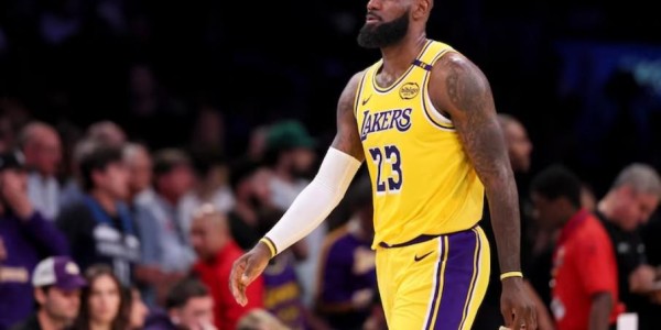 詹姆斯：若小儿子布莱斯26年进入NBA，我不排除届时继续征战