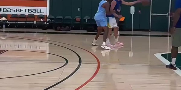 开云体育首页-🤗🤗达拉斯“水花兄弟”？克莱与球队新援拉塞尔一起合练