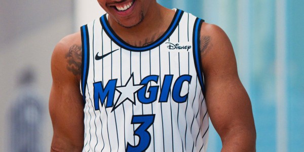 7换1完成贝恩上身魔术3号战袍喜笑颜开 魔术这新球衣帅不帅？