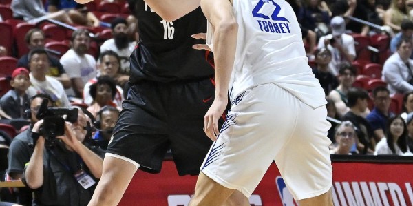 牌面NBA官方发推晒图庆祝杨瀚森得到夏联首分