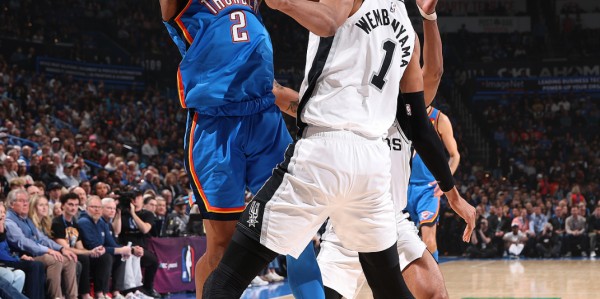 kaiyun正规平台-雷霆复仇马刺拒绝四杀！亚历山大34+5+5 文班亚马17+7吞里程悲