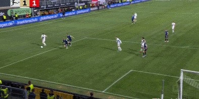 ⚽德甲半场：洪萨克破僵，费尔豪尔单刀破门，艾禾斯堡1-1海登海姆