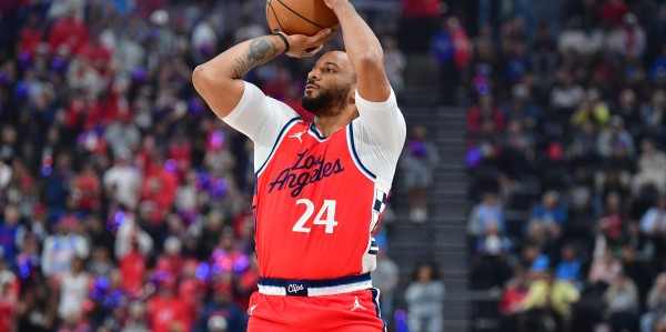 弗兰克：很感谢鲍威尔过去三年半为快船所做的一切 我们会想念他