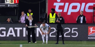 ⚽德甲半场：洪萨克破僵，费尔豪尔单刀破门，艾禾斯堡1-1海登海姆