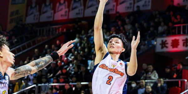 kaiyun正规平台-广东男篮逆势而为，最大优势与劣势并存，杜锋指导最后一搏？|胡明轩|萨姆纳|奎因|徐昕|徐杰_新浪体育_新浪新闻